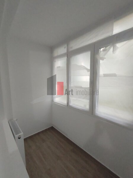 Piata Resita vanzare apartament 3 camere